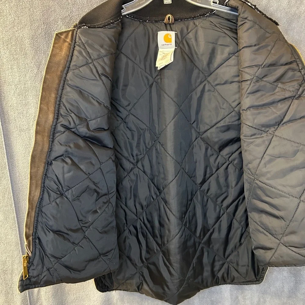 Carhartt measures 25